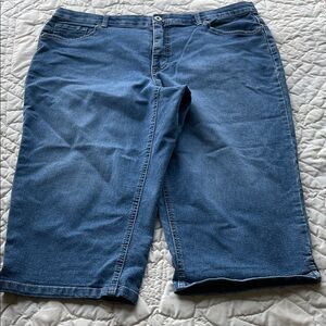 Faded Glory Classic Blue Jean Capri “Shorties”
